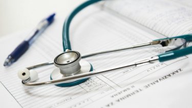 close-up photo of a stethoscope